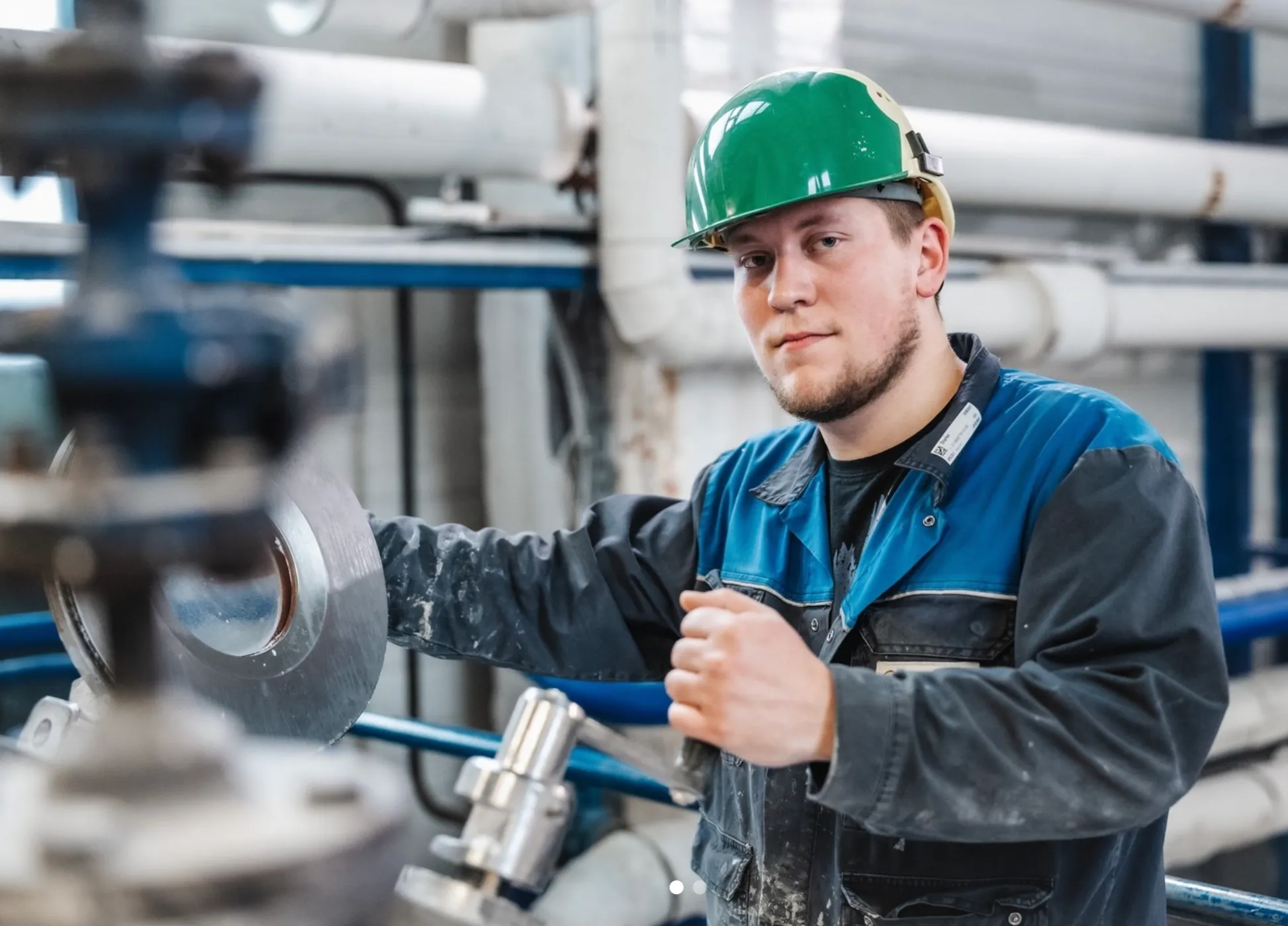 Employee in production at VOELPKER